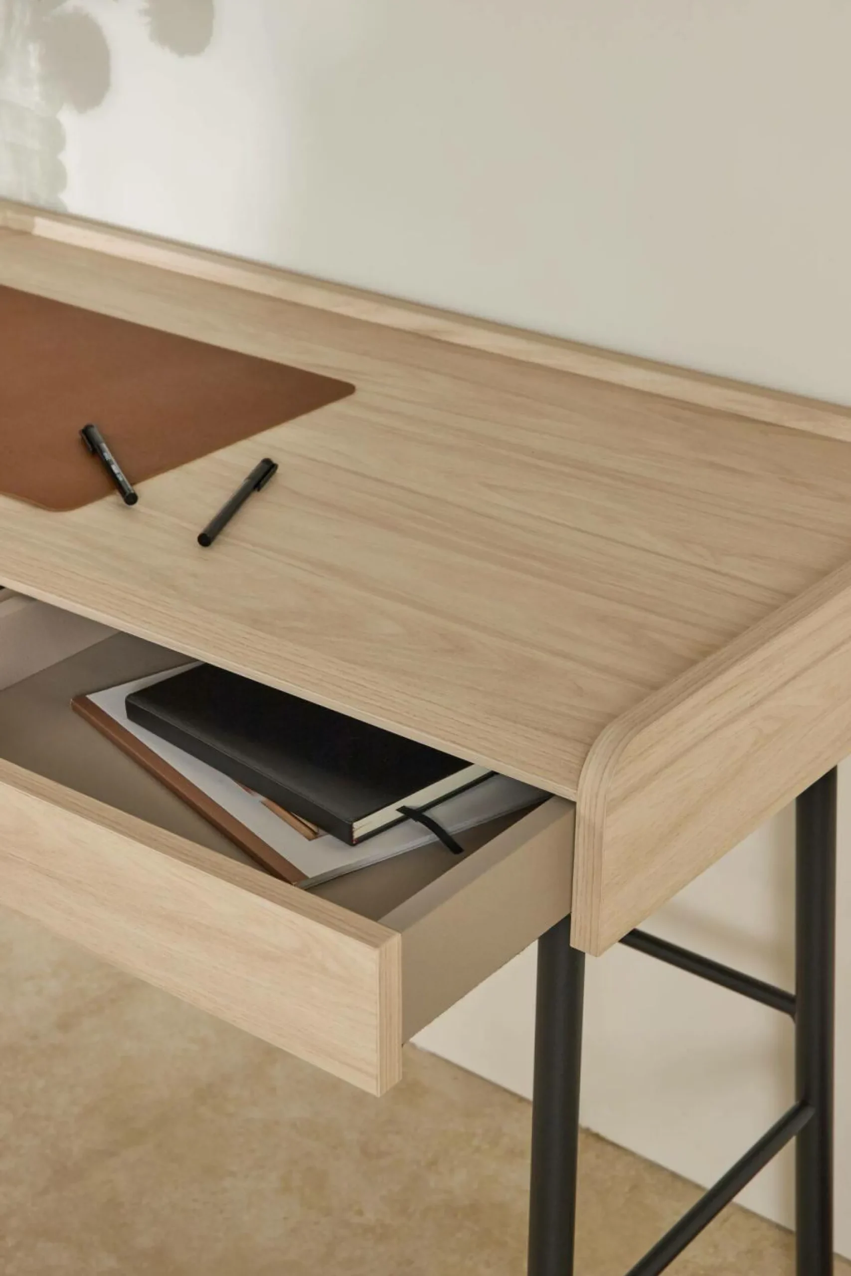 Camif Bureaux>Bureau décor bois pieds métal 2 tiroirs Mila