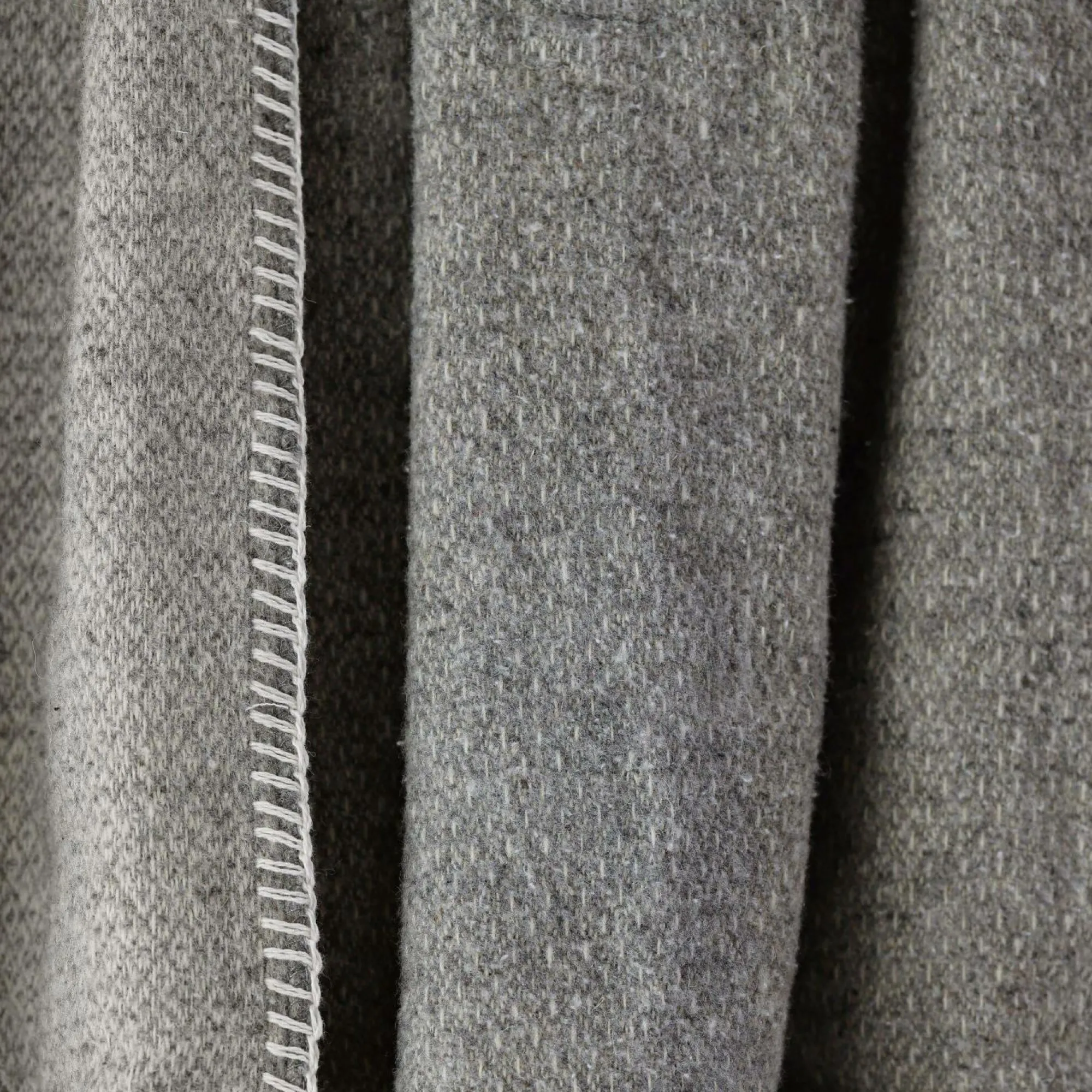 Camif Plaids|Plaids>Plaid poncho multifonction en laine Pema -